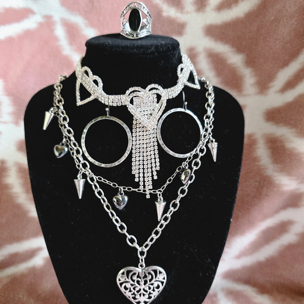 Chic Silver Heart Necklace with Earrings